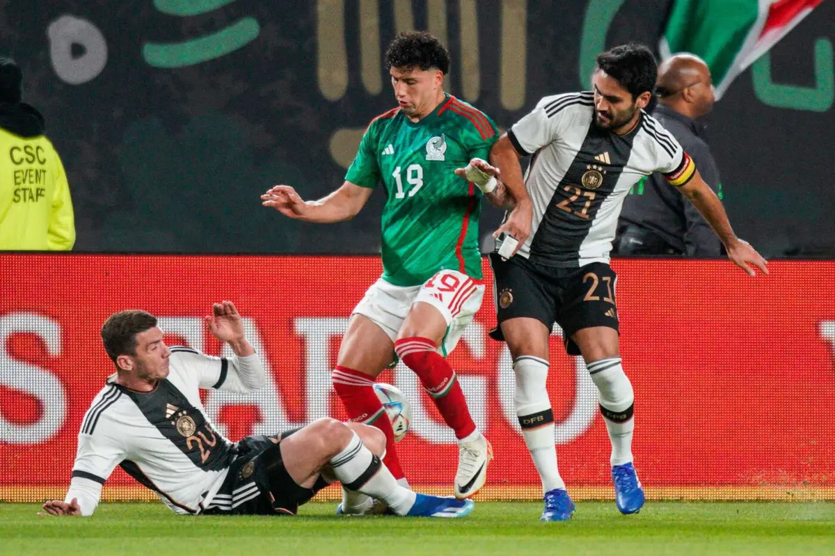 Jorge Sánchez no particular entre México e Alemanha