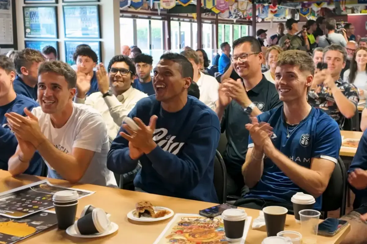 Imagem de contexto do artigo Jogadores do Auckland City, rival do Benfica, em festa: "É um bónus não ter de ir trabalhar!"