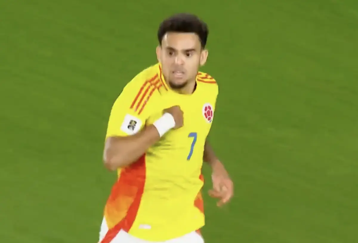 Imagem de contexto do artigo Luis Díaz arrancou e ninguém o parou: o golaço do ex-FC Porto na Argentina