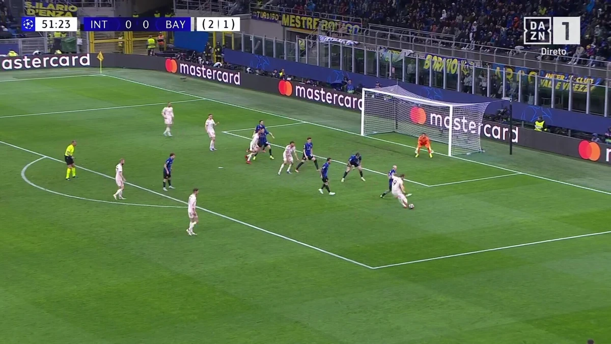 Imagem de contexto do artigo Três golos em dez minutos no Inter-Bayern. Veja os lances