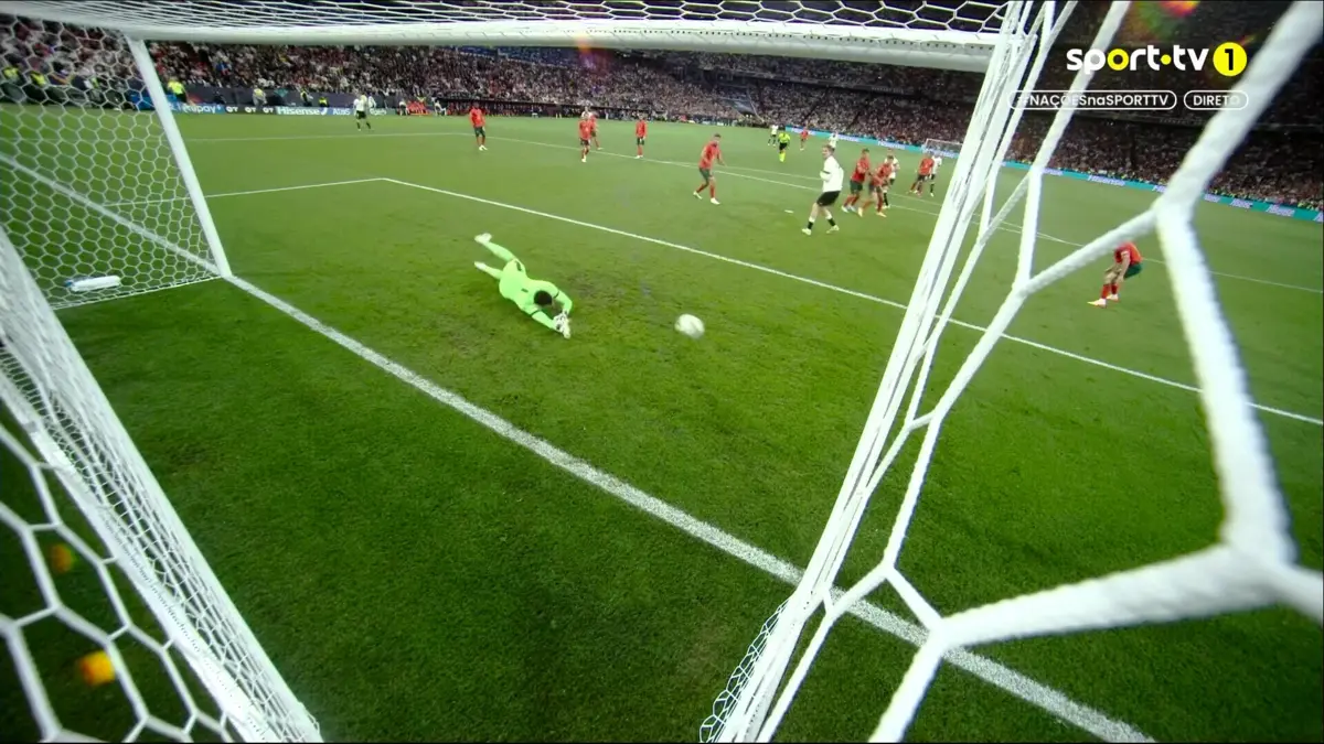 Imagem de contexto do artigo As duas grandes defesas de Diogo Costa a evitar o golo da Alemanha. Ora veja