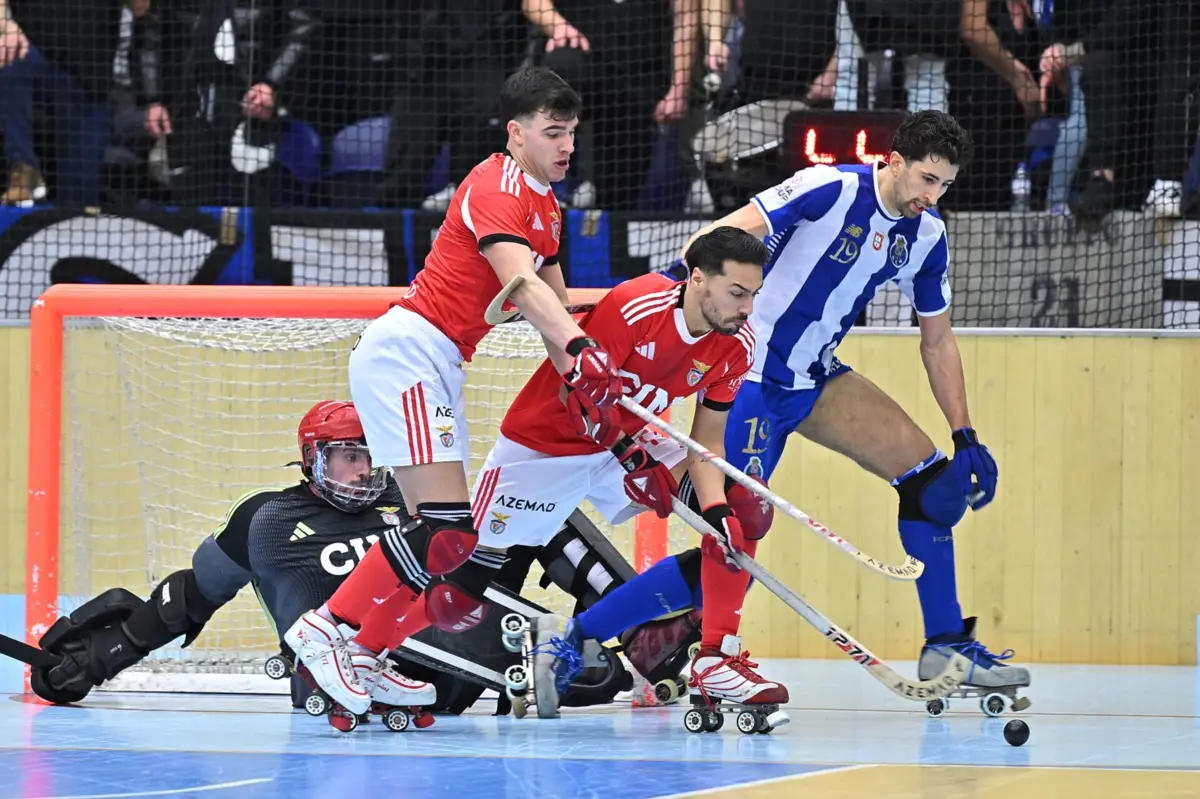 Imagem de contexto do artigo A crónica do FC Porto-Benfica | Duelo de loucos acabou empatado