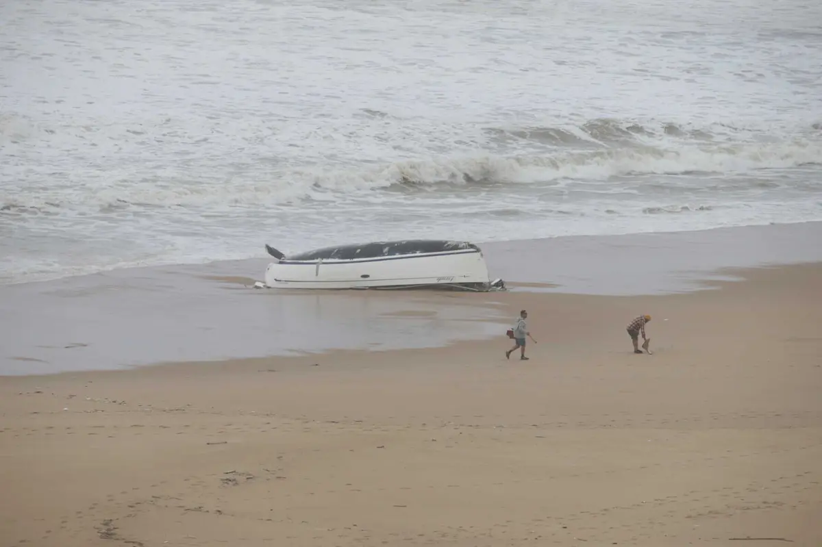 Sobe para quatro mortos as vítimas do naufrágio de veleiro ao largo de Santa Cruz