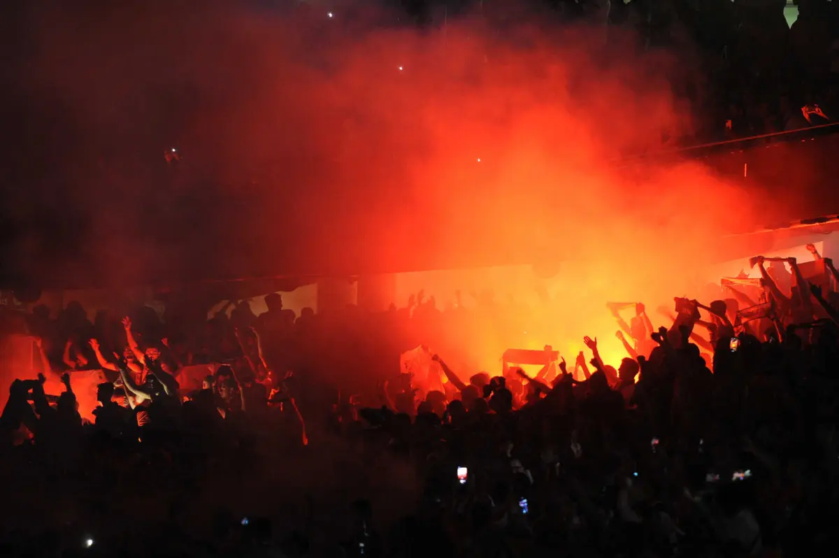 "Casuals" do Benfica acusados por violar menor com pau
