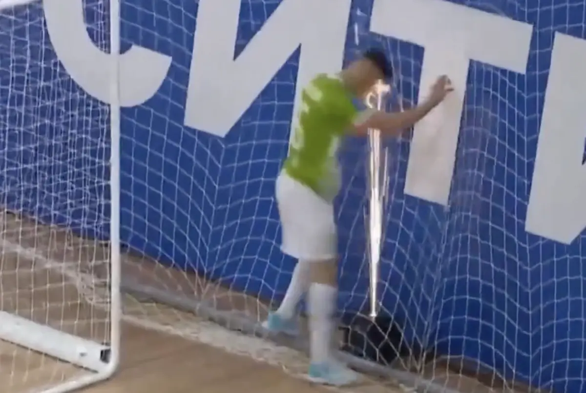 Imagem de contexto do artigo Jogador de futsal foi atingido por pirotecnia durante festejo na Rússia. Ora veja