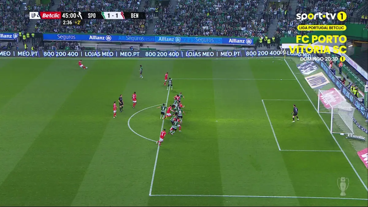 Imagem de contexto do artigo Bah empata o Sporting-Benfica a acabar a primeira parte. Veja o golo