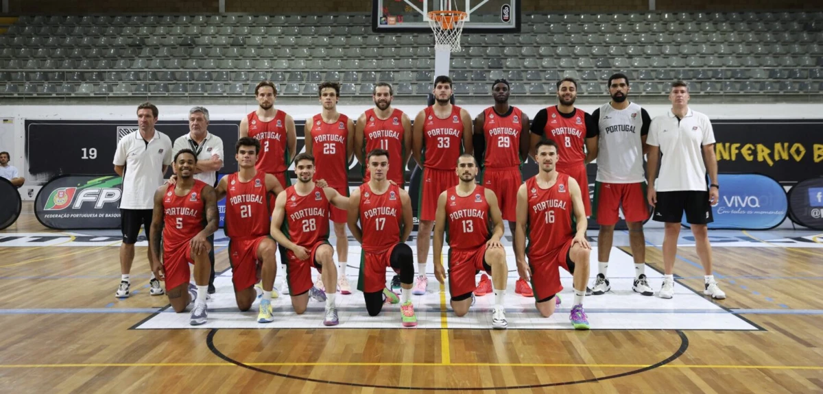 A Seleção nacional de basquetebol vai jogar contra a Alemanha