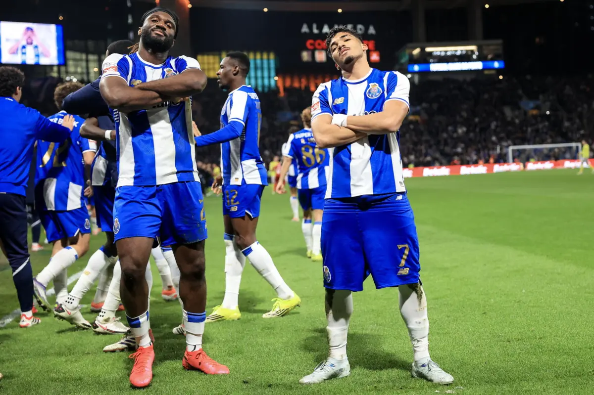 Terem Moffi e William Gomes