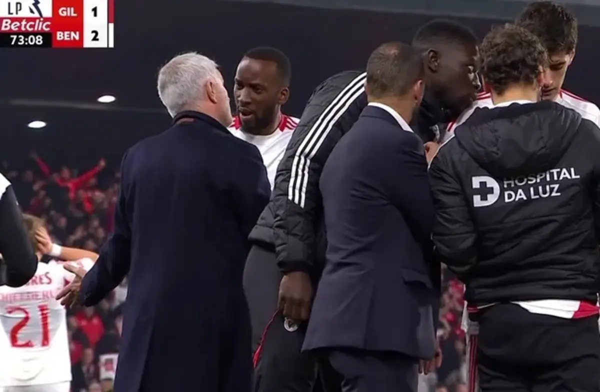 Imagem de contexto do artigo Mourinho deu indicações a Lukebakio enquanto plantel festejava o golo de Schjelderup