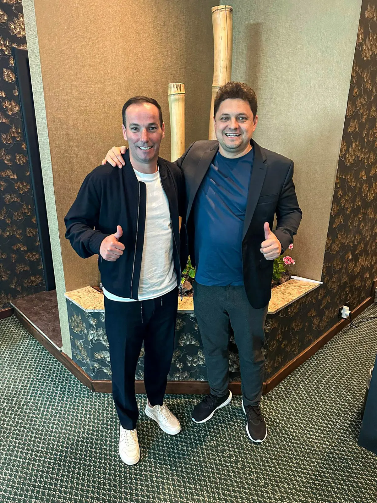 Petit ao lado de Cristiano Dresch, presidente do Cuiabá (Cuiabá EC)