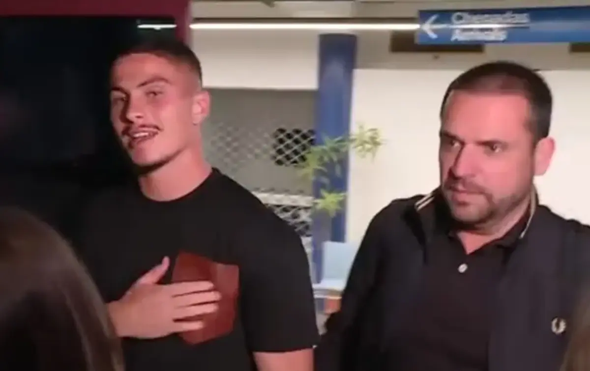 Ivanovic e Rui Pedro Braz na chegada do reforço a Portugal