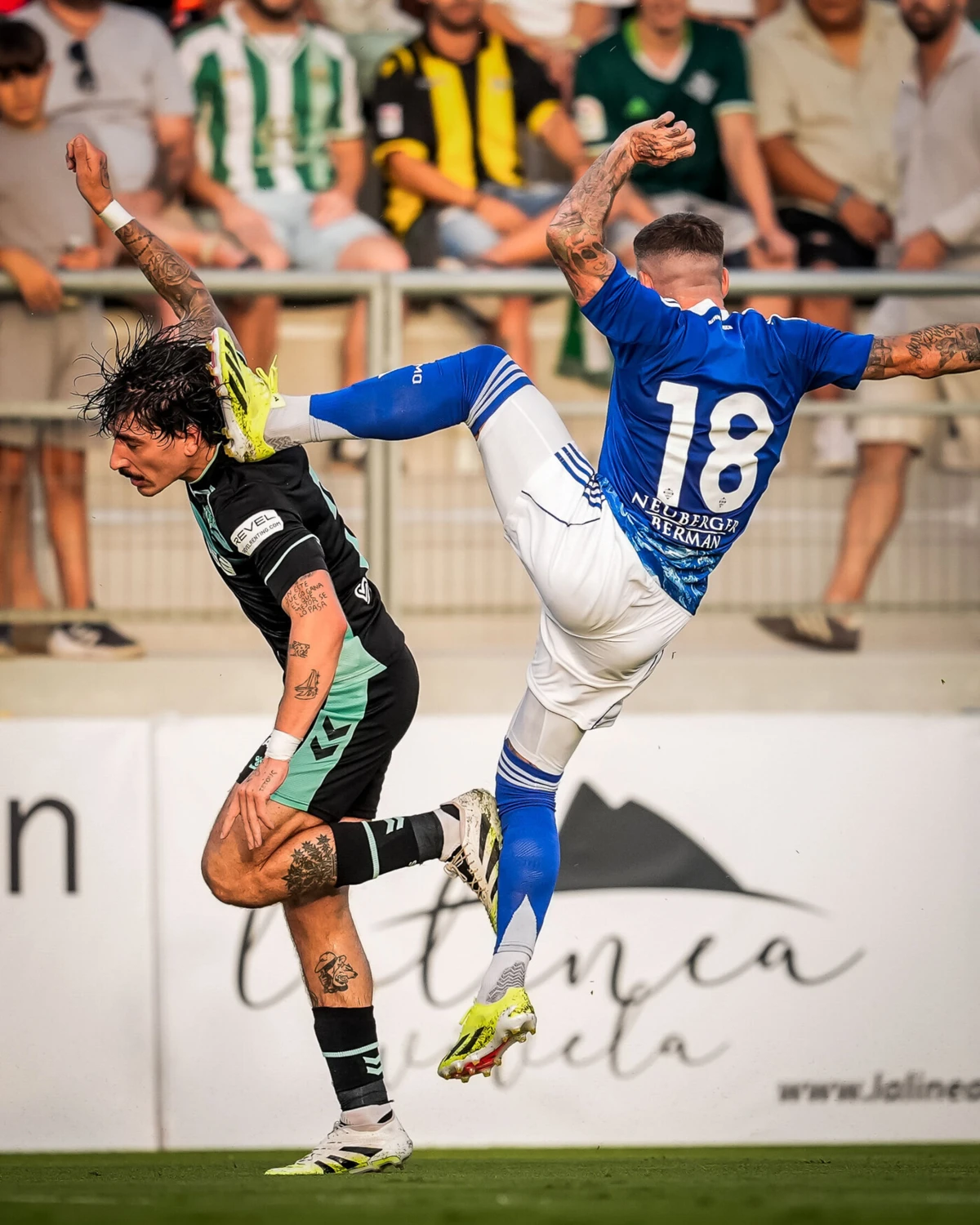 Imagem de contexto do artigo Jogadores do Bétis e do Como à porrada em campo. Veja as imagens