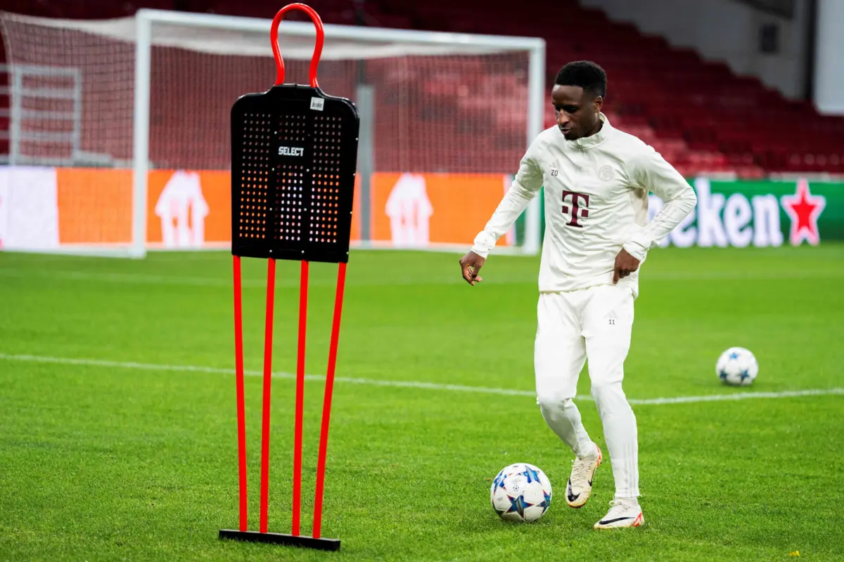 Bouna Sarr (Créditos: AFP)