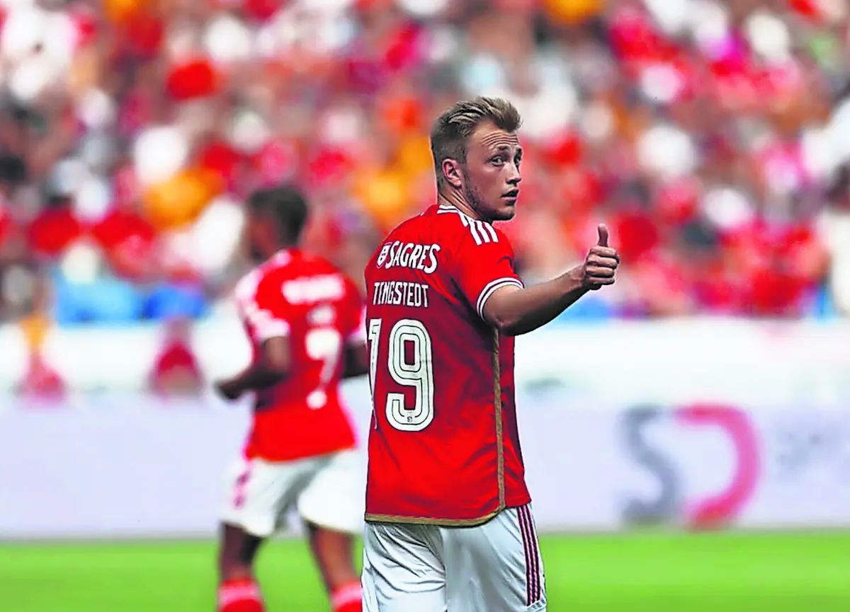 Imagem de contexto do artigo Tengstedt muito perto do Hellas Verona e Arthur Cabral por resolver