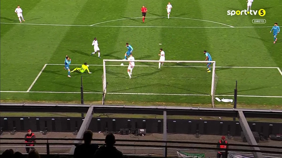 Imagem de contexto do artigo V. Guimarães-Bétis: Antony devolve assistência e Isco faz o quarto. Ora veja