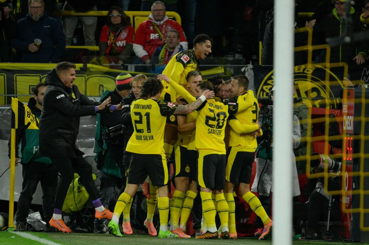 Maximilian Beier garantiu a vitória por 1-0 do Dortmund diante do Colónia