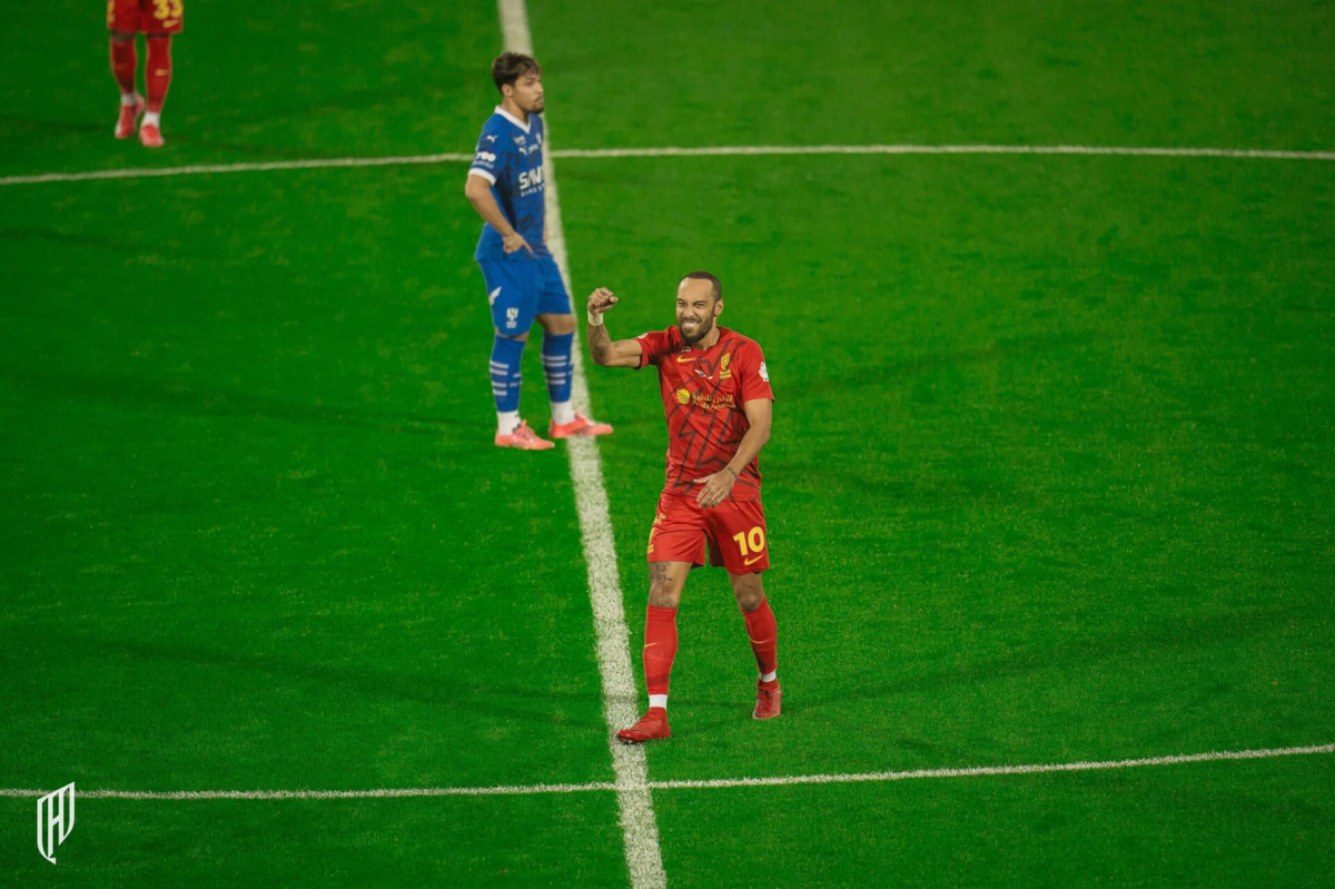 Aubameyang e Marcos Leonardo