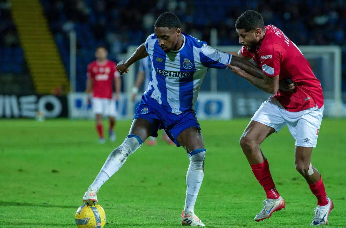 Pablo Rosario e Adriano Firmino