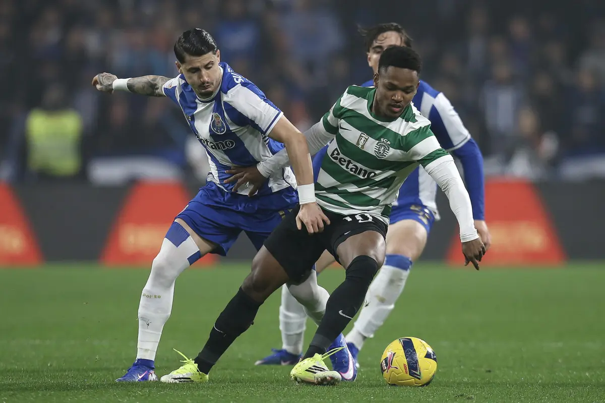 Geny Catamo lesionou-se no Dragão