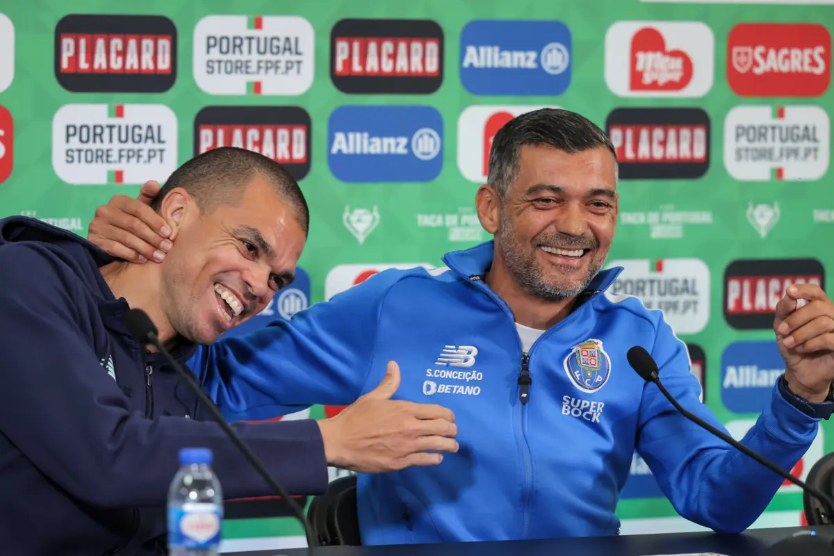 Pepe e Sérgio Conceição (Créditos: Gerardo Santos/Global Imagens)