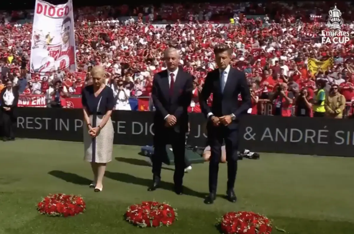 Imagem de contexto do artigo Mais uma impressionante homenagem a Diogo Jota e André Silva antes da Supertaça inglesa. Ora veja