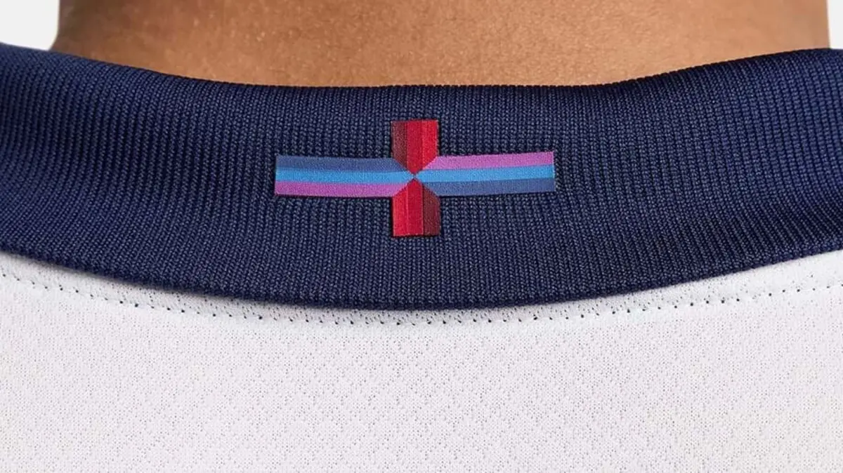 Cruz de São Jorge na nova camisola inglesa (créditos: Nike/FA)