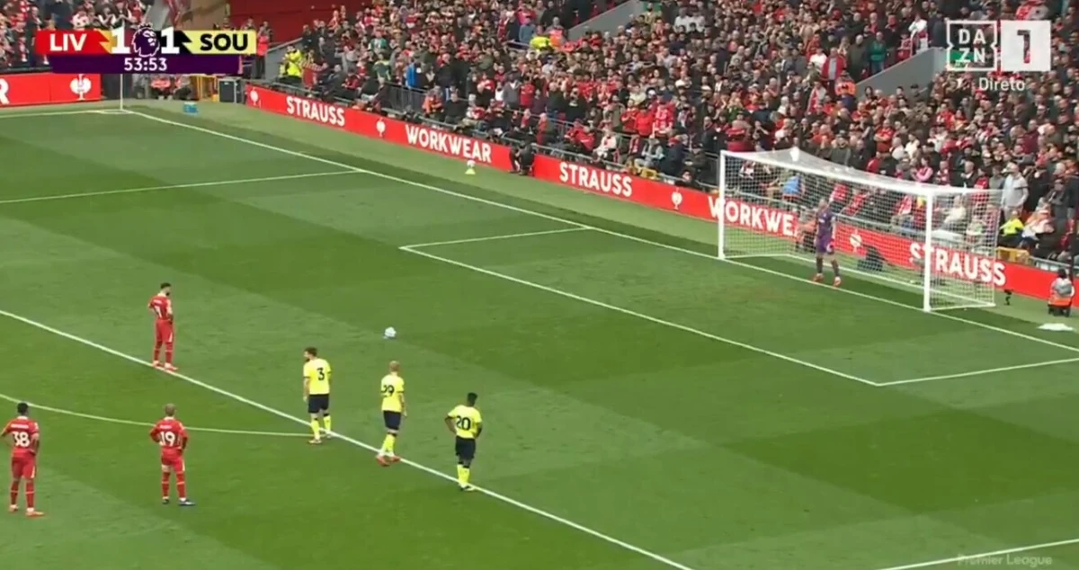 Imagem de contexto do artigo Southampton surpreende, mas Darwin e Salah aplicam reviravolta: os golos