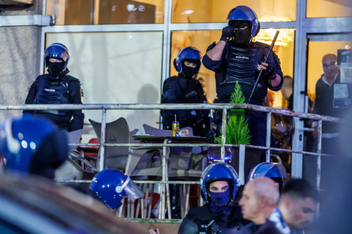 Jogo em Famalicão não se realizou e houve confrontos (Créditos: Miguel Pereira/Global Imagens)