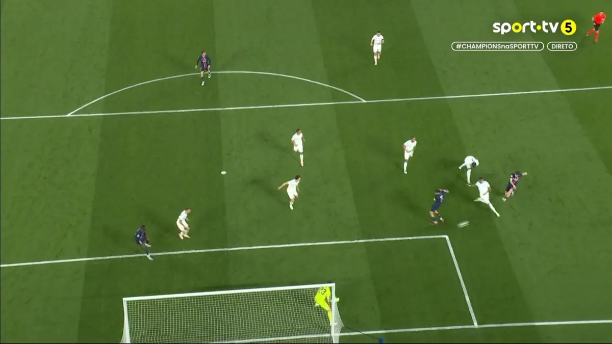 Imagem de contexto do artigo PSG-Aston Villa: Kvaratskhelia dá a volta ao resultado com esta obra de arte