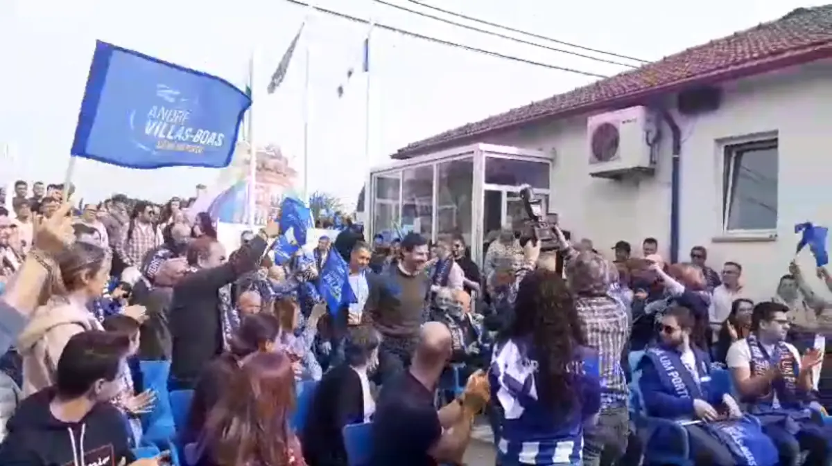 Imagem de contexto do artigo Villas-Boas recebido em festa na Casa do FC Porto de Argoncilhe