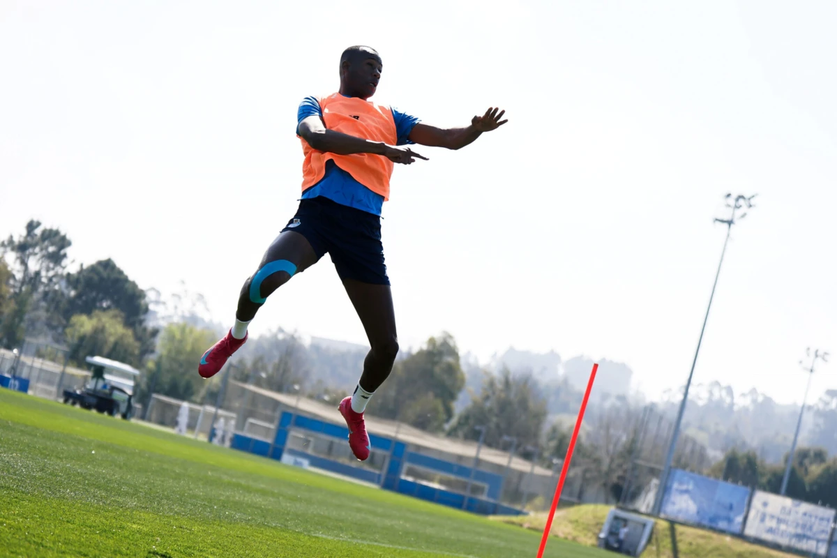 Tiago Djaló, central cedido pela Juventus ao FC Porto