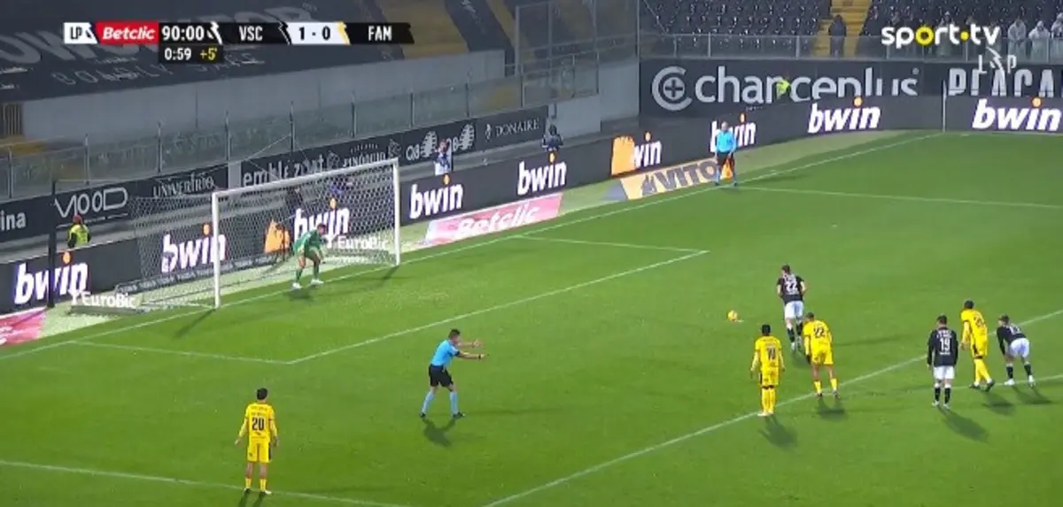 Penálti defendido por Luiz Júnior (créditos: Vsports)