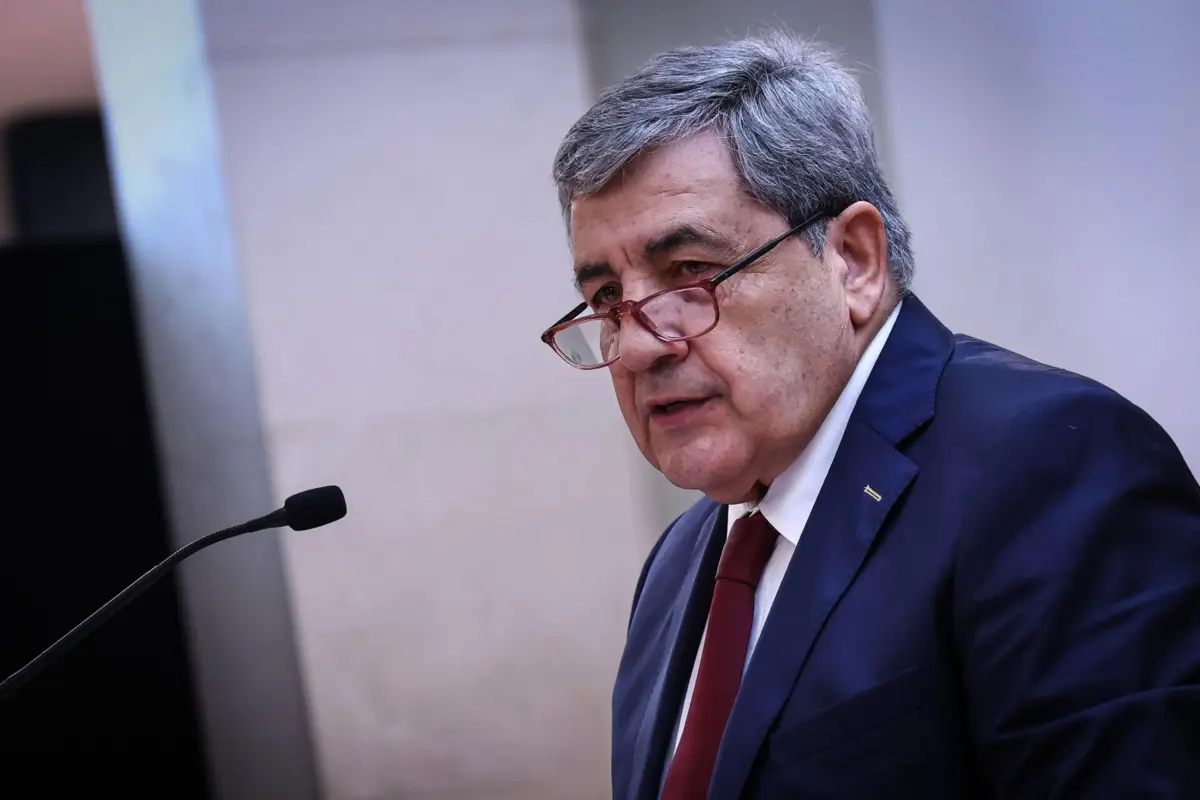 O presidente do Comité Olímpico de Portugal (COP), Fernando Gomes, discursa durante a assinatura dos contratos-programa de preparação olímpica e paralímpica Los Angeles 2028 e Surdolímpica Atenas 2029, em Lisboa, 22 de dezembro de 2025. RODRIGO ANTUNES/LUSA