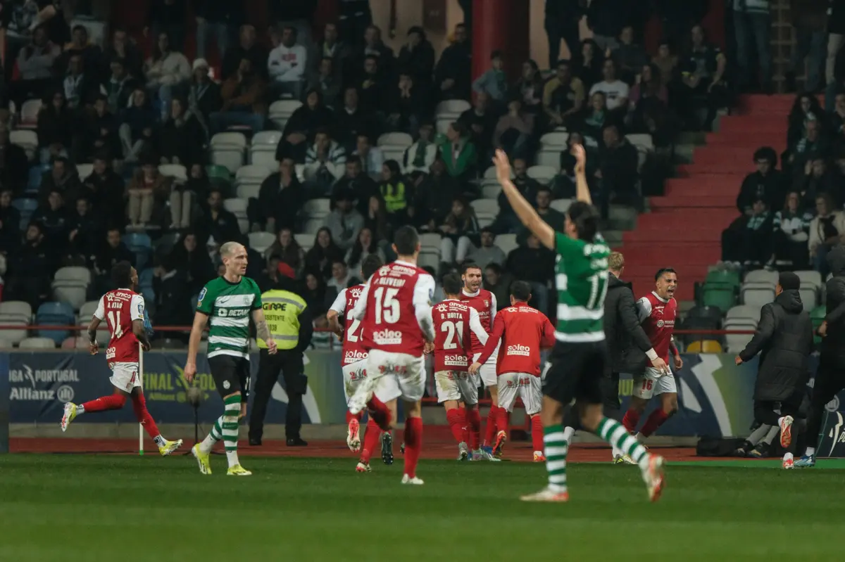 Abel Ruiz decidiu frente ao Sporting (Créditos: Nuno Brites/Global Imagens)