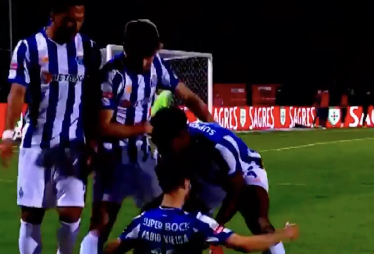 Imagem de contexto do artigo Arouca-FC Porto: belo golo de Fábio Vieira aumenta a vantagem dos dragões