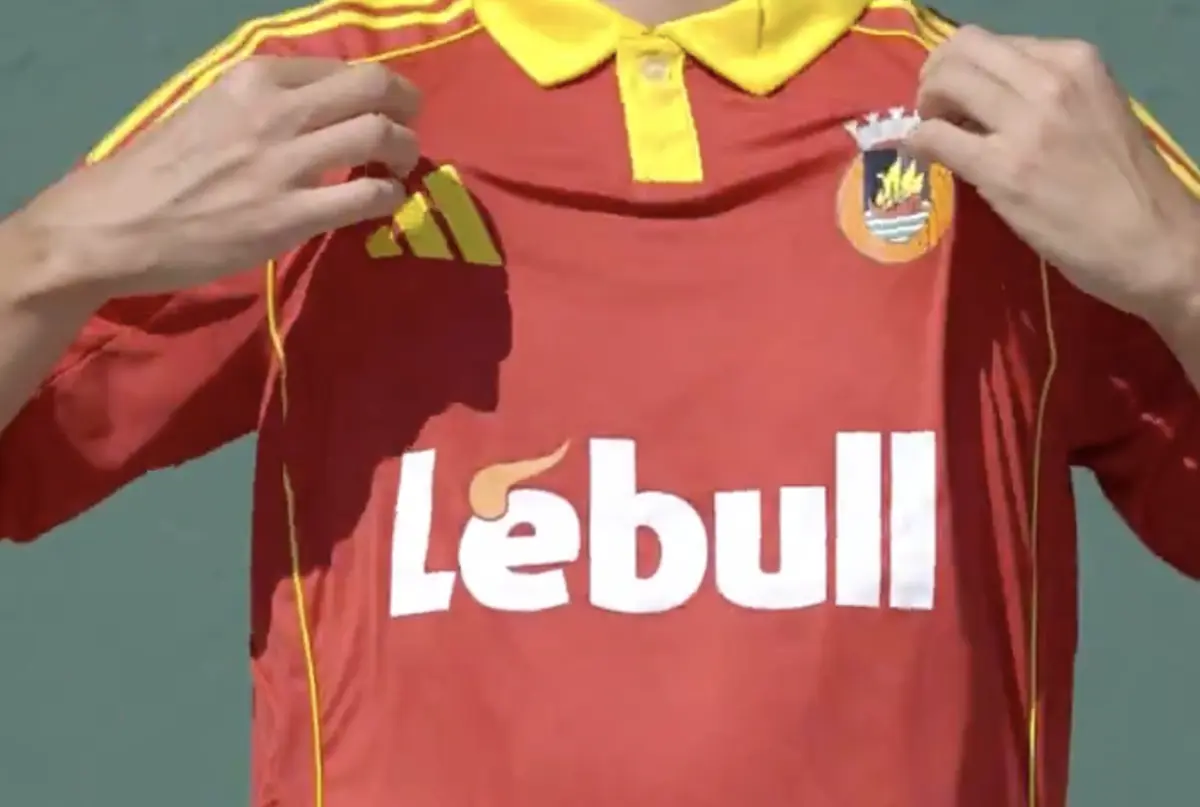 Imagem de contexto do artigo Rio Ave apresenta camisola alternativa: cores da bandeira de Vila do Conde de regresso