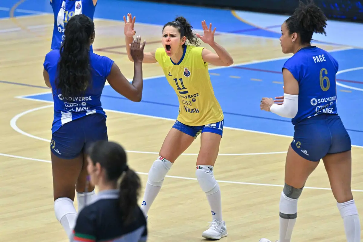 Joana Resende, ao centro