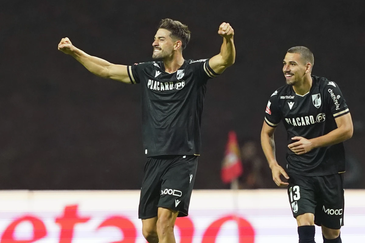 Tomás Ribeiro, à esquerda (Créditos: EPA/HUGO DELGADO)