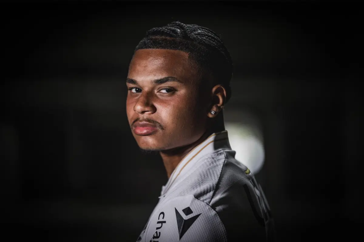 Imagem de contexto do artigo Noah Saviolo renova com o V. Guimarães: "Prova de confiança e reconhecimento"