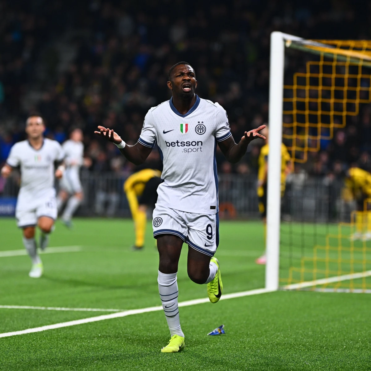 Imagem de contexto do artigo Veja o resumo: Taremi titular na vitória sofrida do Inter na Suíça