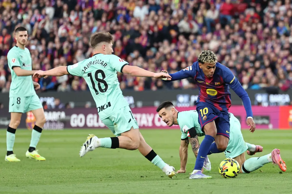 Lamine Yamal no jogo do Barcelona frente ao Athletic Bilbau