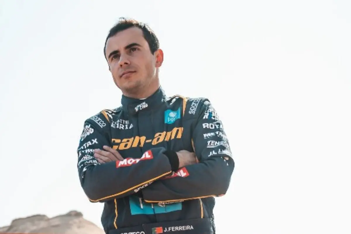 Imagem de contexto do artigo O arranque para uma etapa do Dakar requer muita concentração