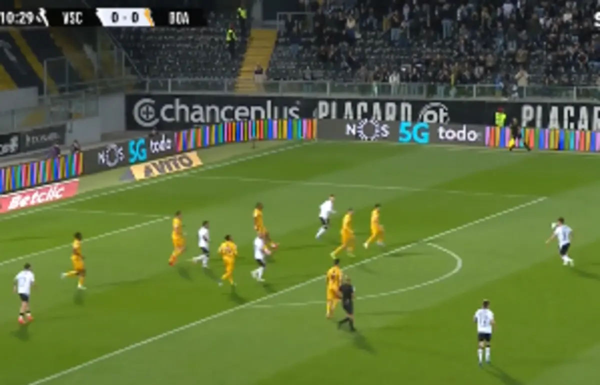 Imagem de contexto do artigo Händel é o dono do "golaço" do mês de abril na I Liga. Recorde o lance