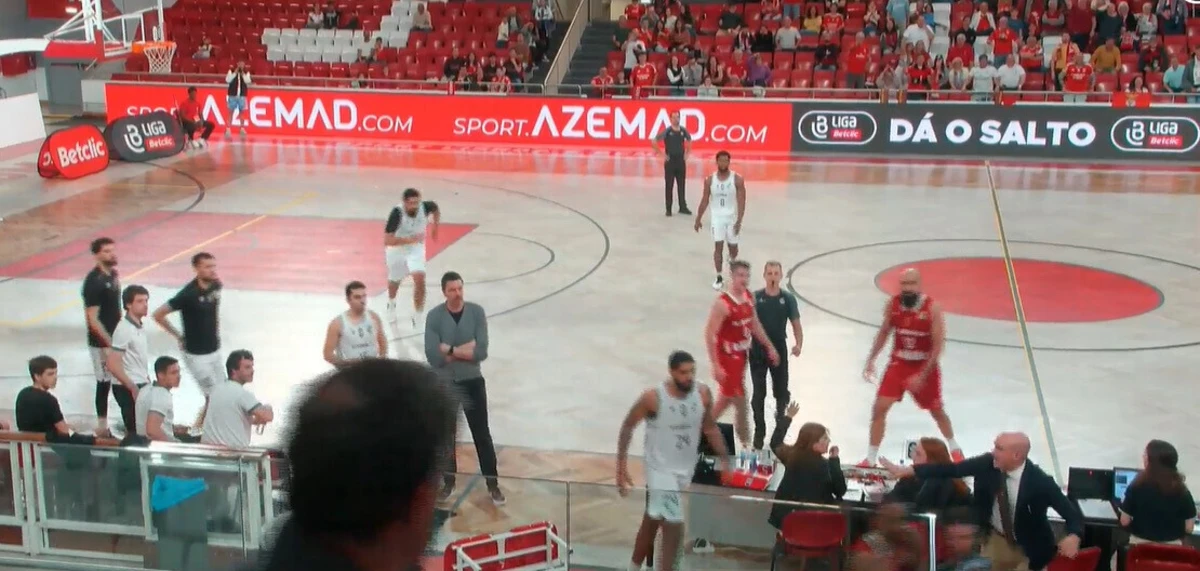 Imagem de contexto do artigo Benfica-Vitória de Guimarães teve 11 jogadores desqualificados