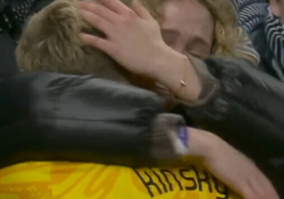 Imagem de contexto do artigo Chegou ao Tottenham, jogou três dias depois e emocionou-se abraçado à irmã