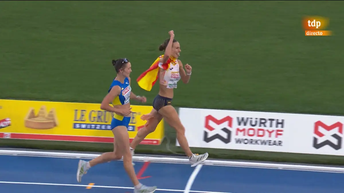 Laura García-Caro prestes a ser apanhada por Lyudmila Olyanovska