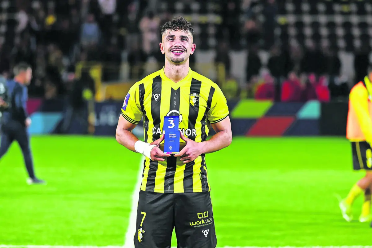 Imagem de contexto do artigo Estrela da Amadora prestes a ganhar a corrida pelo avançado Tiago Leite