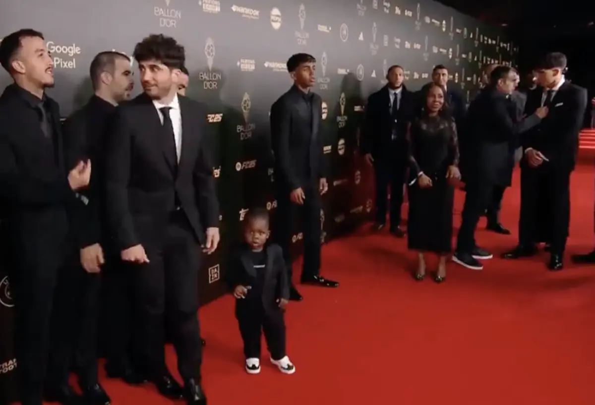 Imagem de contexto do artigo Irmão de Yamal volta a roubar as atenções, agora na passadeira vermelha da Bola de Ouro