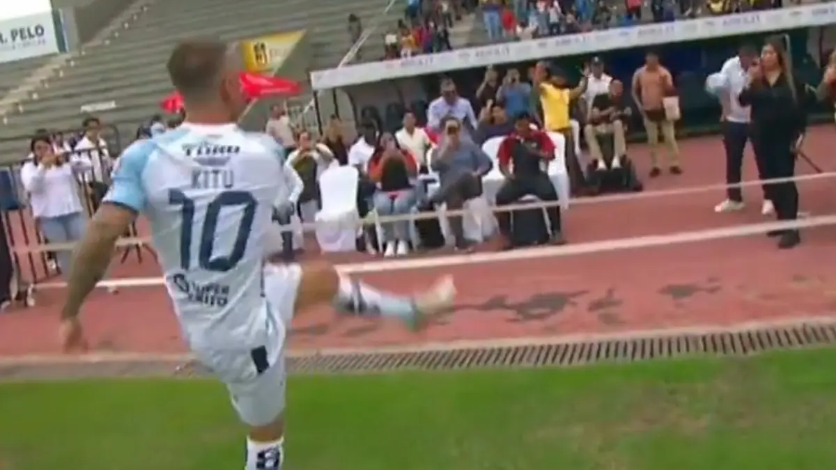 Imagem de contexto do artigo Momento insólito: na apresentação na nova equipa, atingiu espectador com bolada