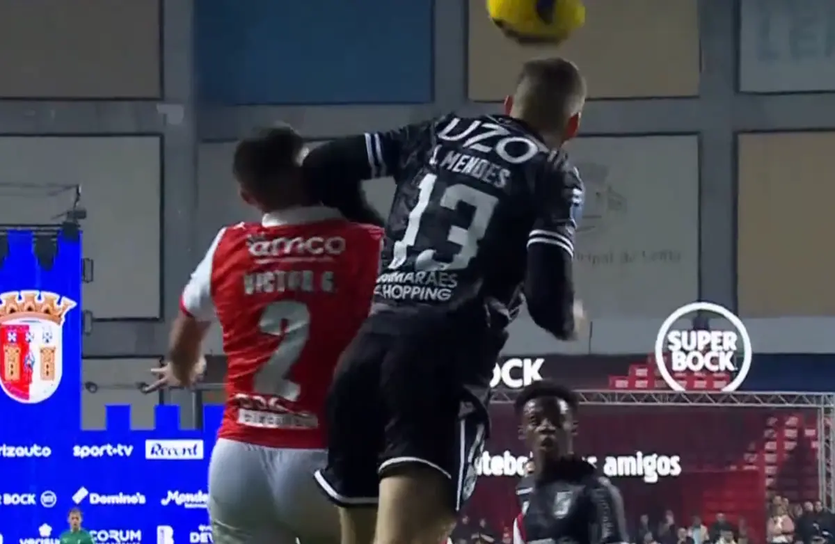 Imagem de contexto do artigo Tribunal O JOGO | Penálti por falta de João Mendes é bem assinalado?